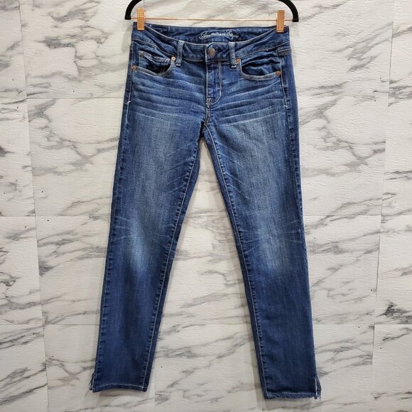 American Eagle Outfitters Denim - American Eagle Jeans Women Size 6 Blue Super Stretch Denim Skinny Embroidered